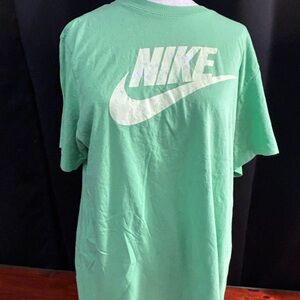 Nike Green‎ Tee